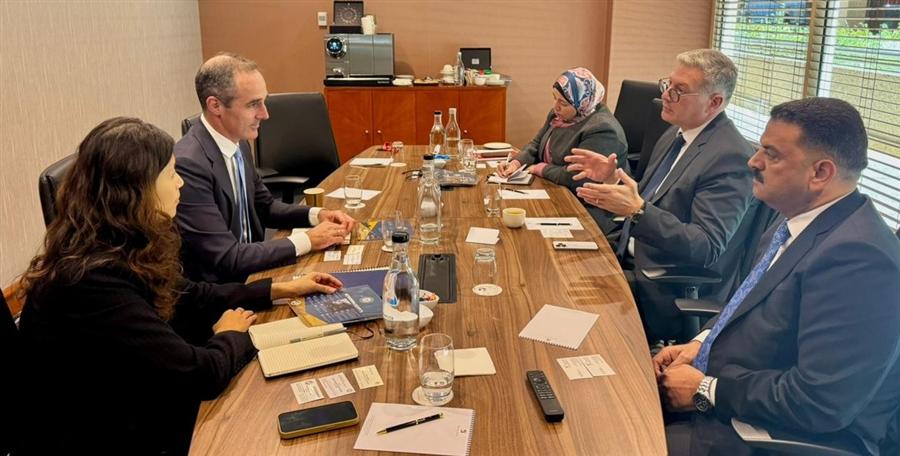 Petroleum Minister discusses financing cooperation for mining projects with Poynton Stavrianou